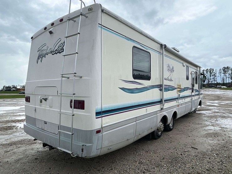 1998-national-rv-tropi-cal-t/a-35ft-class-a-motorhome-image-3