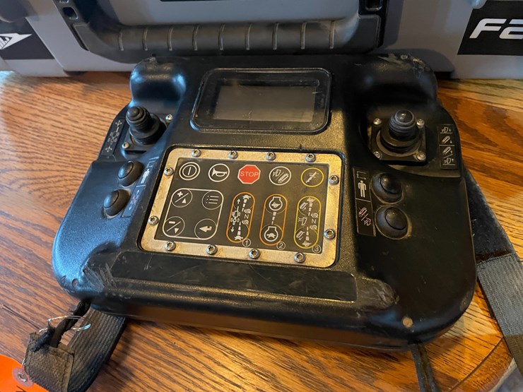 #1044-•-service-cable-plow-remote-image-1