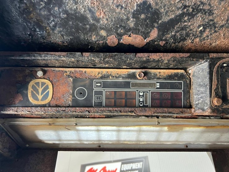 new-holland-lx885-image-20