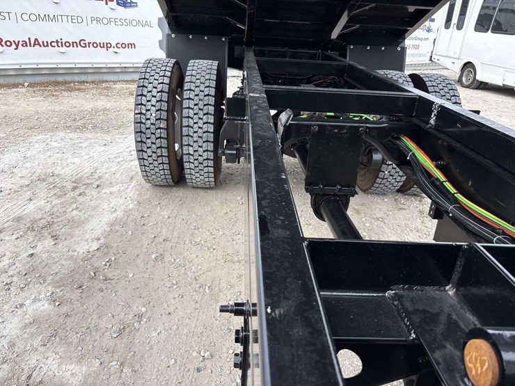 2020-international-mv607-16ft-morgan-dump-truck-image-18