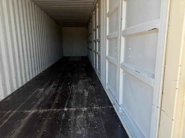 #26194-•-40'-shipping-container-cimu0763499-image-13