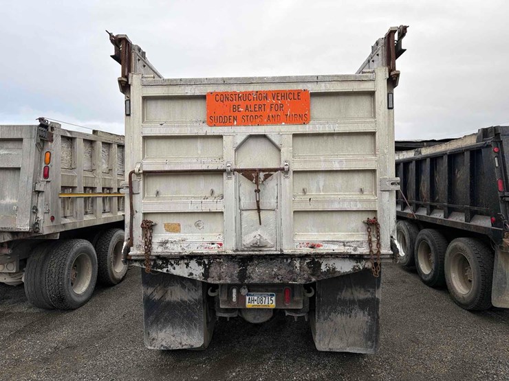 2003-peterbilt-357-image-9