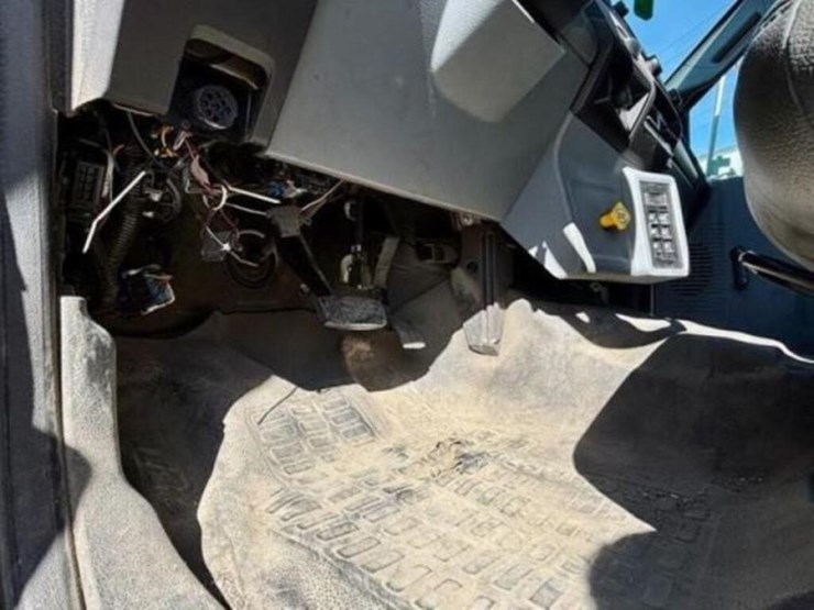 2013-ford-f750-xl-image-61