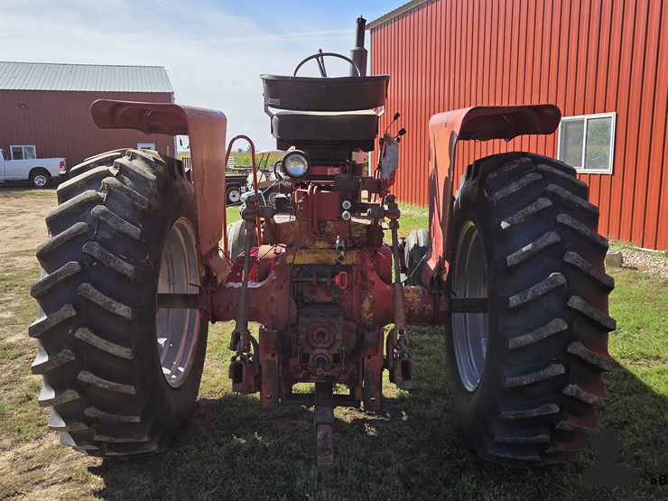 1966-international-806-image-6