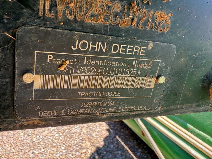 john-deere-3025e-image-9