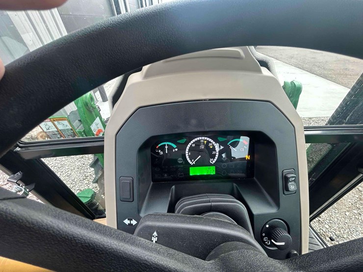 2021-john-deere-5075e-image-27