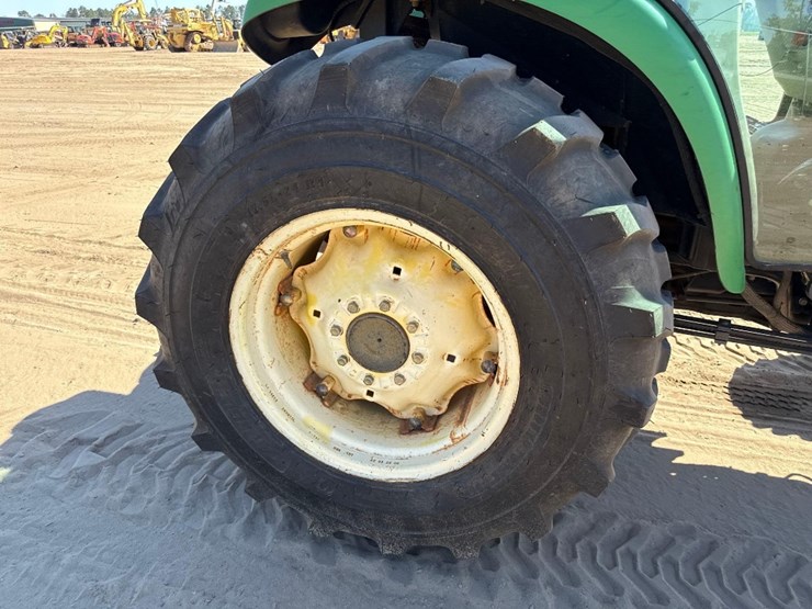 john-deere-4320-image-12