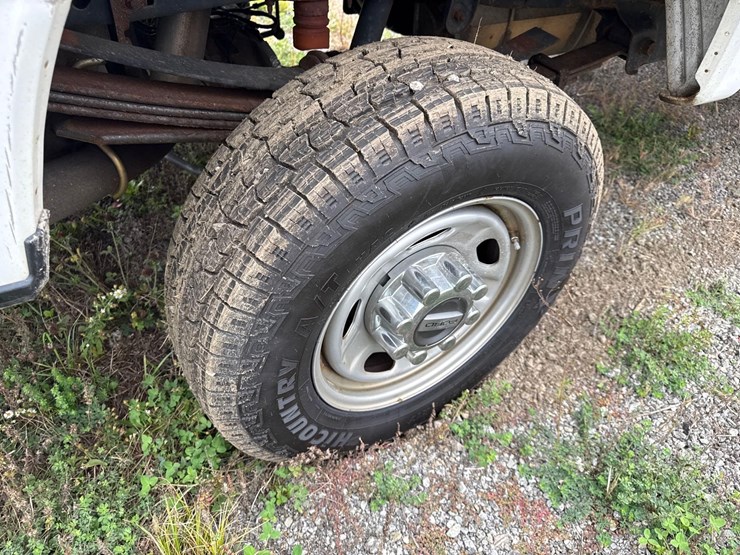 2019-ford-f350-xl-image-15