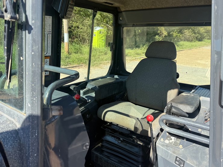 deere-650k-xlt-image-25