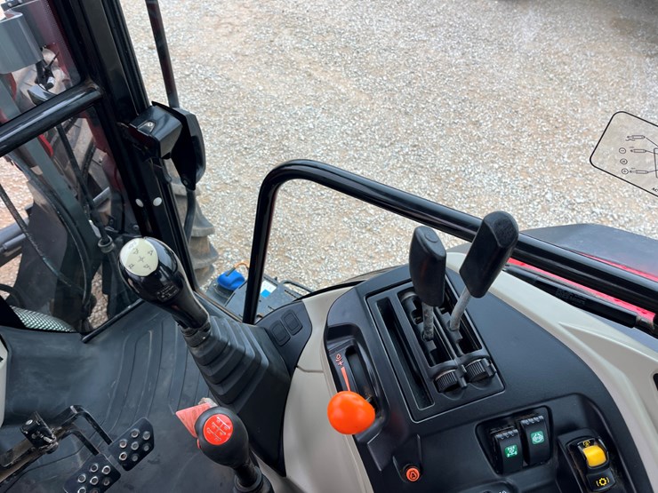 2017-massey-ferguson-4710-image-17