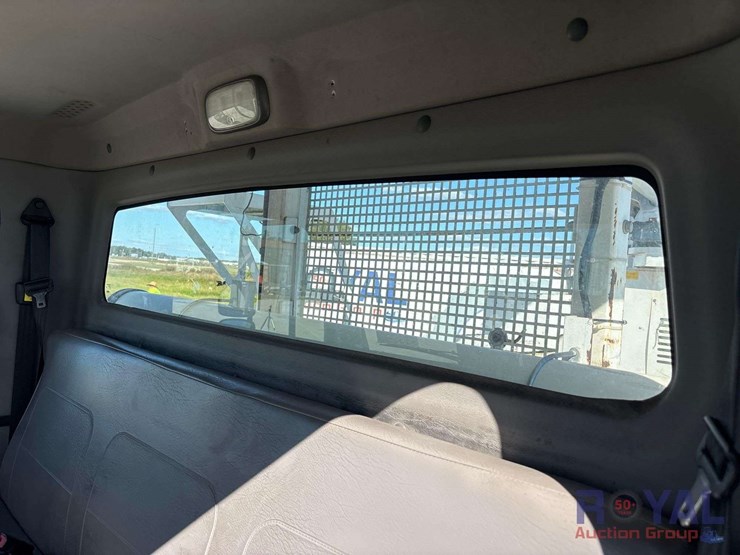 2016-freightliner-m2-106-4x4-altec-bucket-truck-image-69