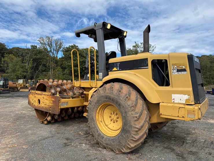 2001-caterpillar-cp-563d-image-8