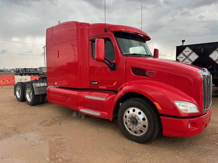 2014-peterbilt-579-image-2