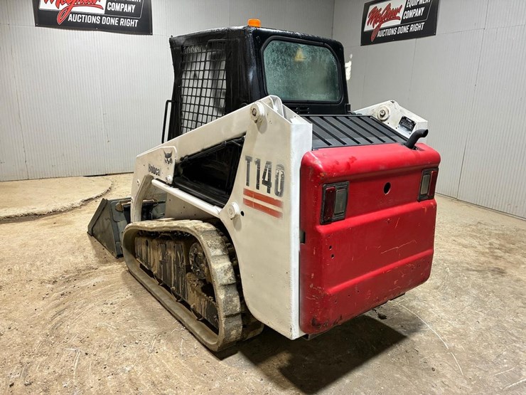 bobcat-t140-image-3