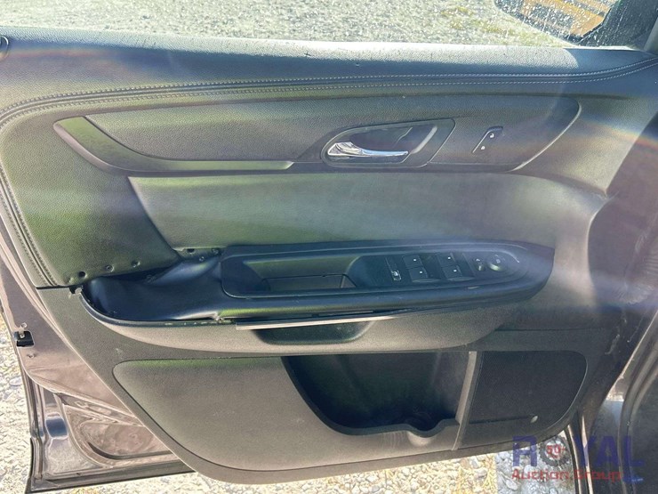 2016-chevrolet-traverse-image-11