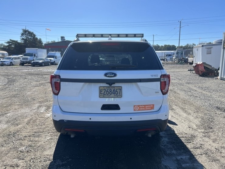 2016-ford-explorer-image-5