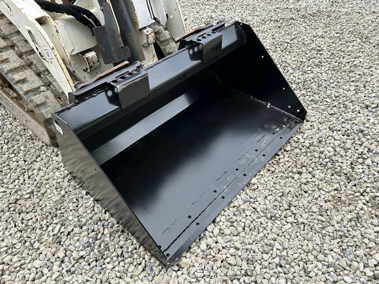 44"-gp-bucket-image-3