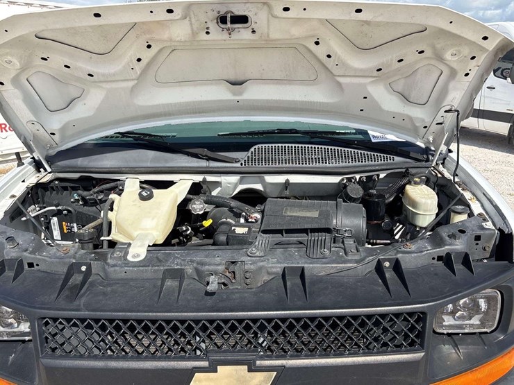 2014-chevrolet-express-3500-image-7
