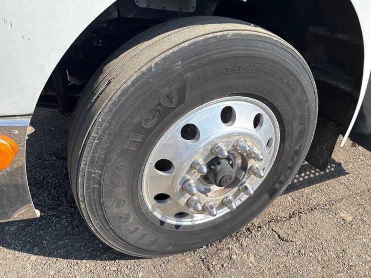 kenworth-rollback-tow-truck-image-11