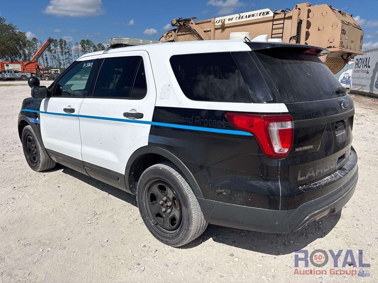 2017-ford-explorer-image-4