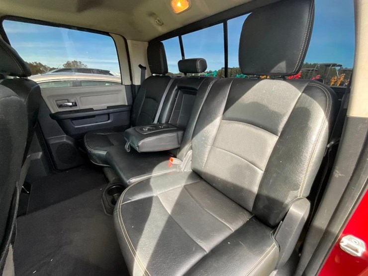 2012-dodge-ram-1500-image-26