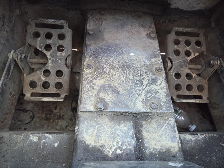 2003-bobcat-s160-image-41