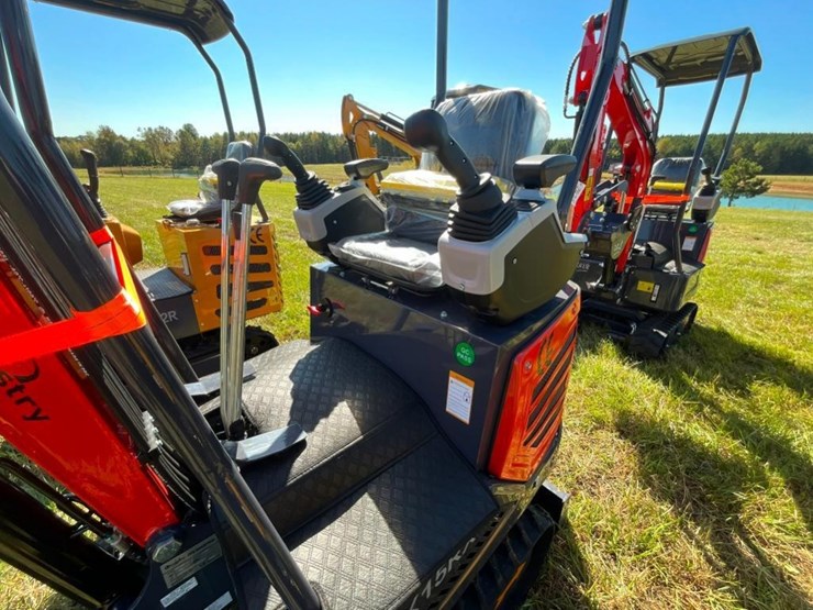 unused-cfg-mx15rx-mini-excavator-image-8