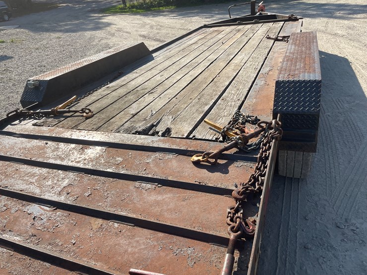 2015-custom-flatbed-image-22