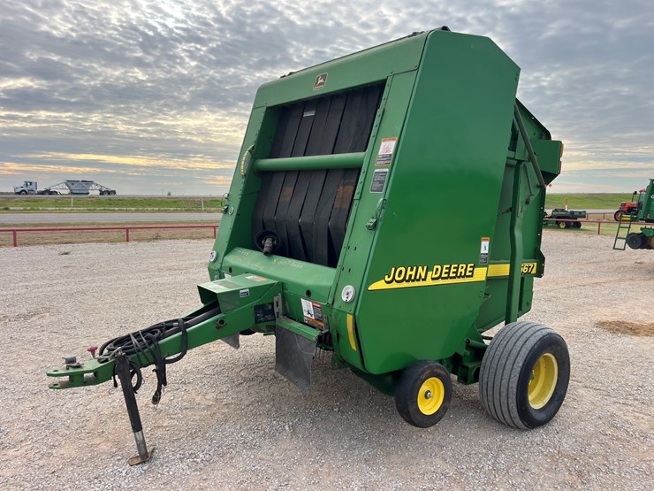 2000-john-deere-567-image-1