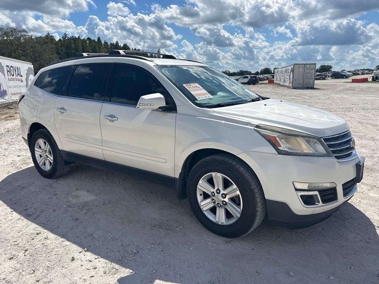 2014-chevrolet-traverse-image-2