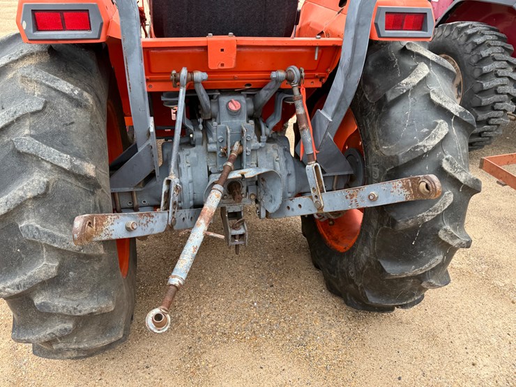 kubota-l2950-image-6