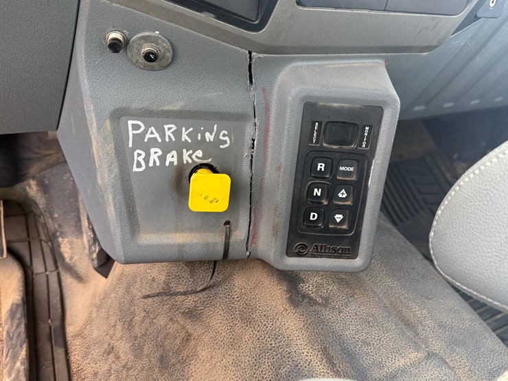 2015-ford-f650-image-41