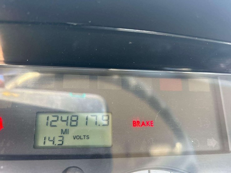 2013-freightliner-m2-106-altec-aa755-55ft-bucket-truck-image-6