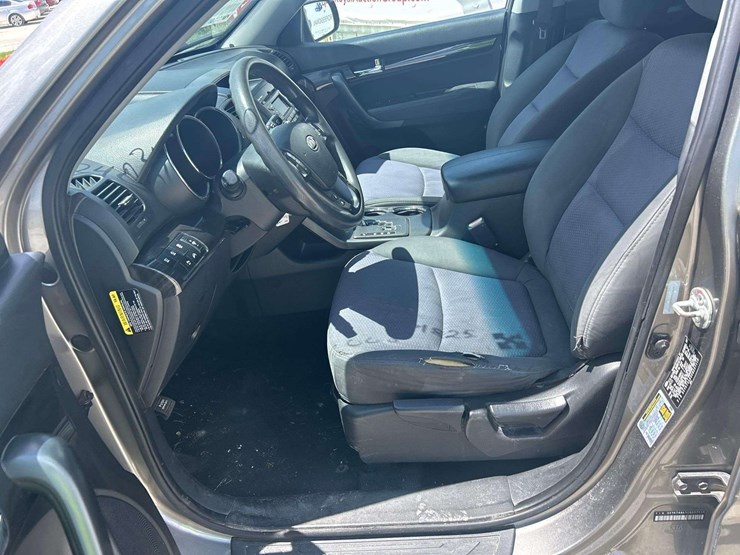 2012-kia-sorento-image-12