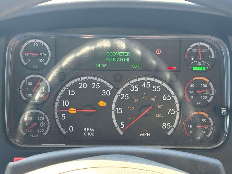 2020-freightliner-m2-106-elgin-whirlwind-series-mv-street-sweeper-truck-image-30