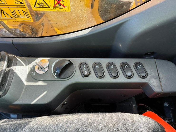 2021-komatsu-pc138us-11-image-27