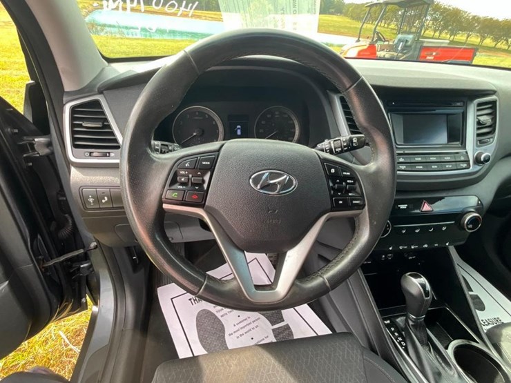 2017-hyundai-tuscon-(at,-1.6l,-miles-read-140074,-image-17