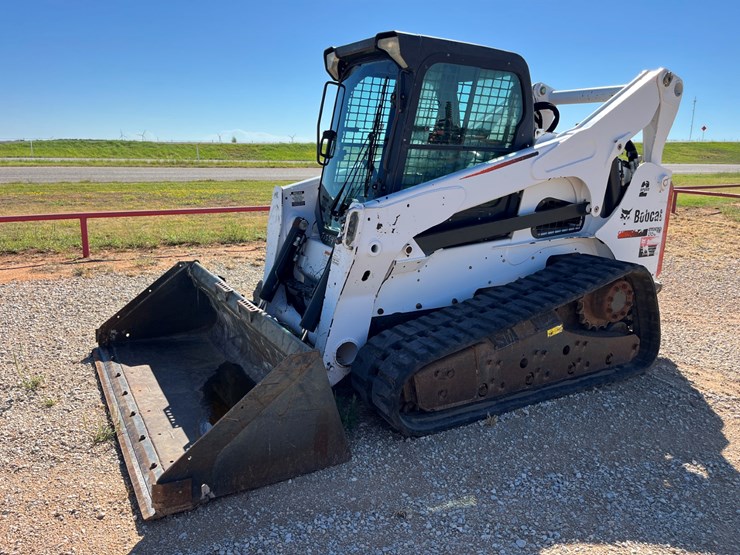 2015-bobcat-t870-image-1