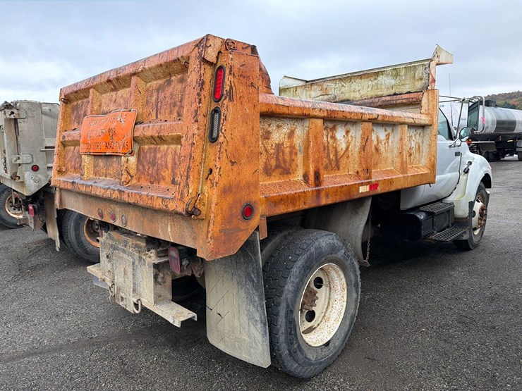 2004-ford-f650-image-3