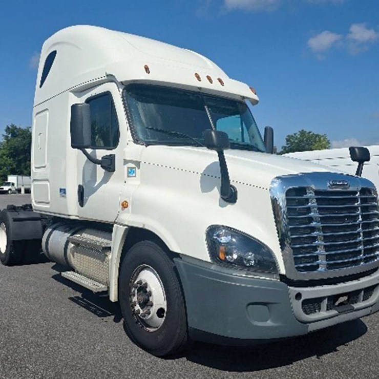 2018 FREIGHTLINER CASCADIA 125