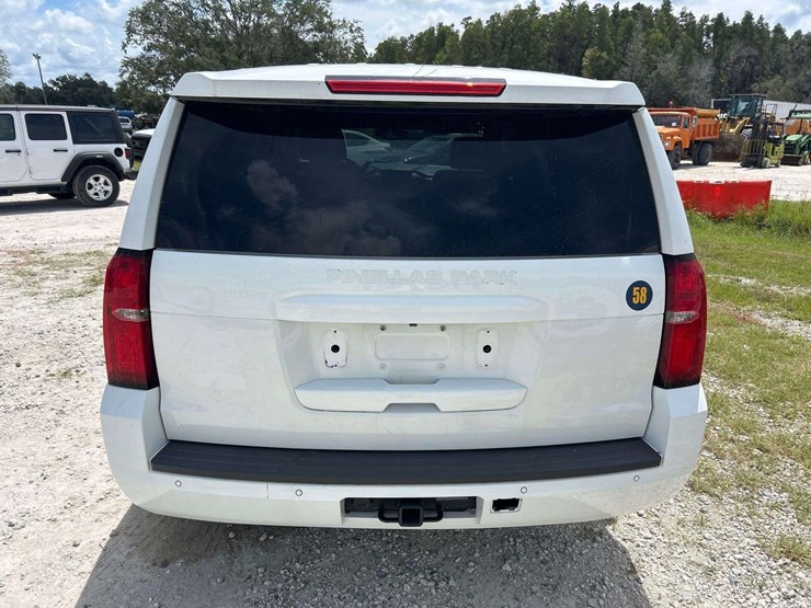 2017-chevrolet-tahoe-image-21