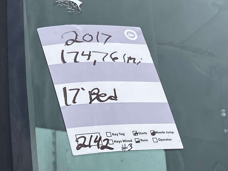 2017-peterbilt-220-image-31