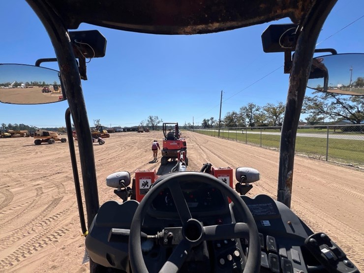 2019-kubota-r630-image-33