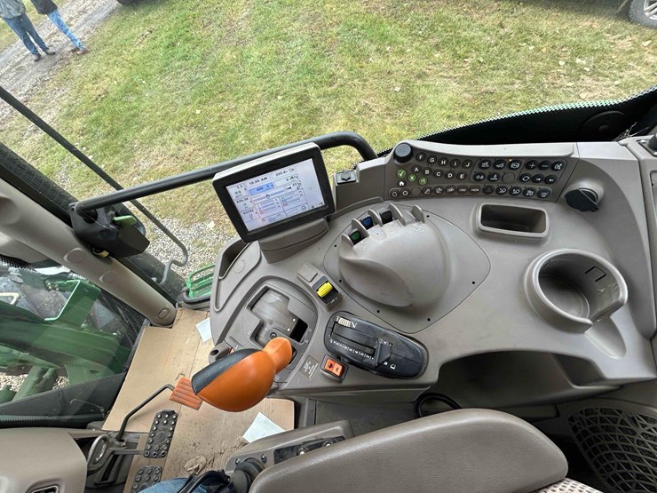 2013-john-deere-6150r-image-36