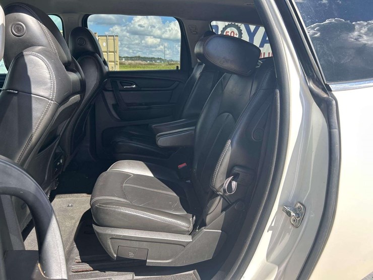 2014-chevrolet-traverse-image-18