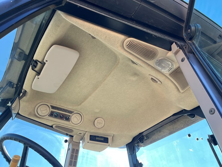 2017-john-deere-5100e-image-11