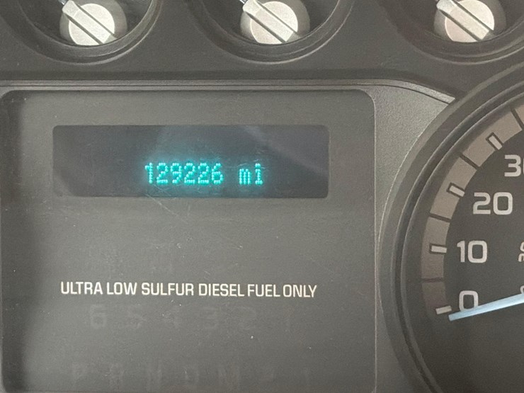 2013-ford-f550-xl-image-15