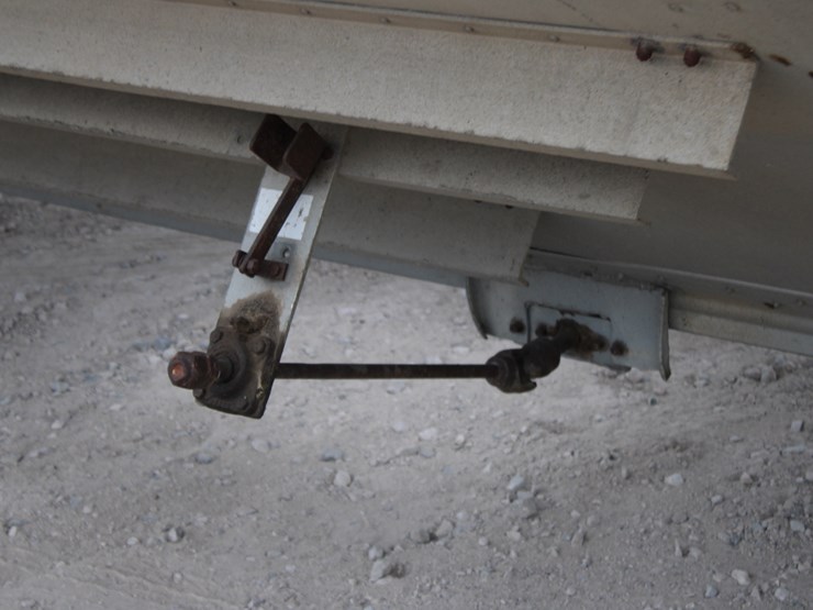 #2079-•-#2079-1981-barret-42ft-super-hopper-bottom-trailer-image-12