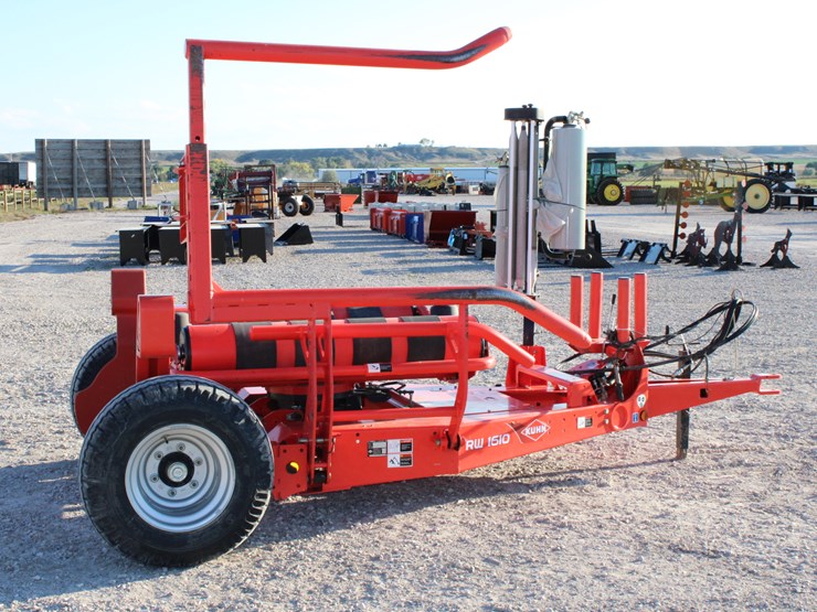 #2097-•-#2097--kuhn-rw1610-single-bale-wrapper-with-twin-wrapper,-monitor,-great-shape-with-low-use!-image-8