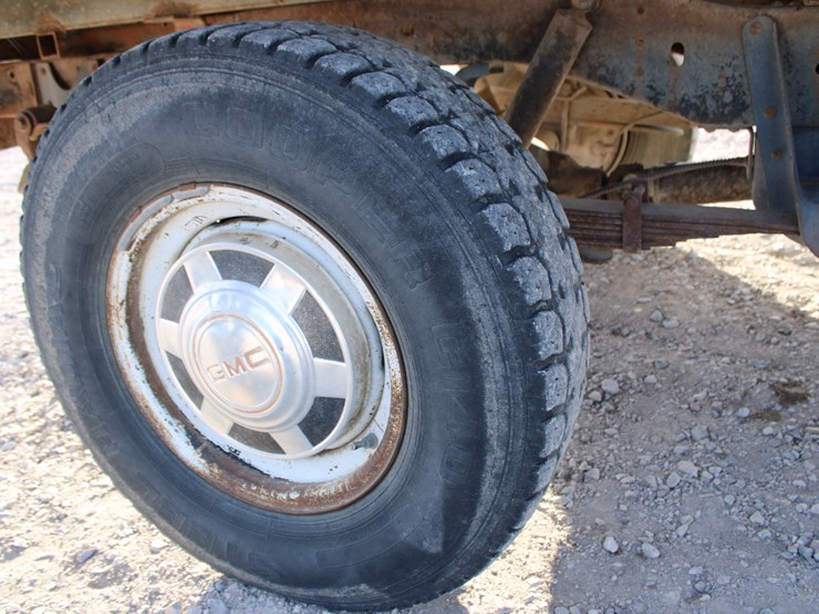 1983-gmc-sierra-2500-image-12